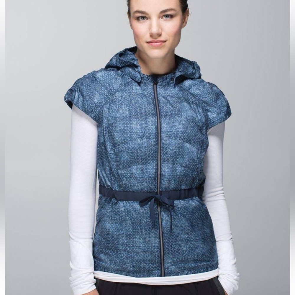 Lululemon Spring Fling Puffy Vest Sashimi Cross Inkwell Ghost Size 4